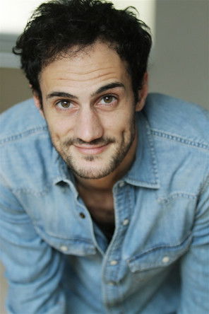 Julien De Broeyer as Thomas