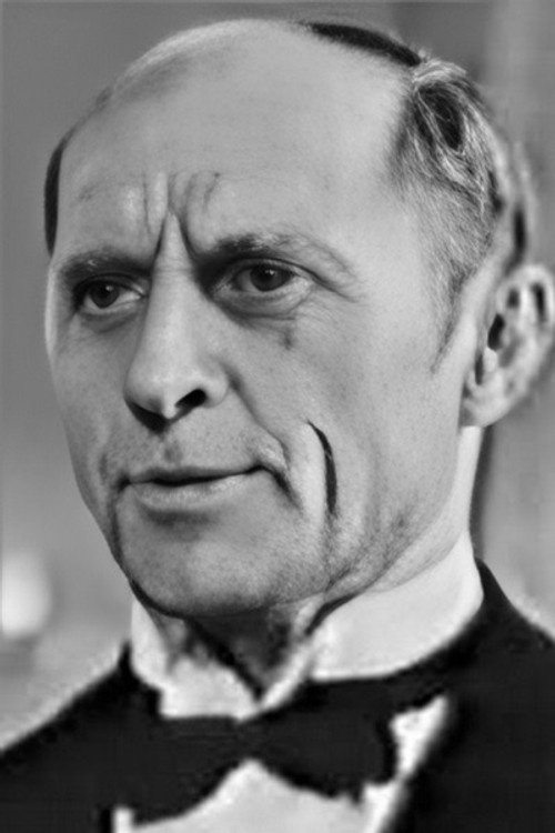 Viktor Yakovlev as охотник