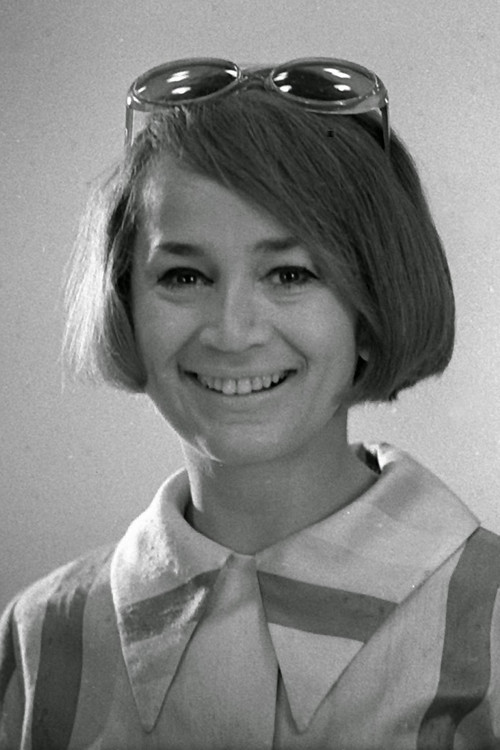 Ági Margitai as Mrs. Waltz