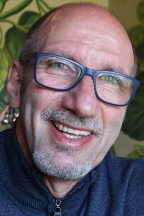 Marcio Simões as Domênica