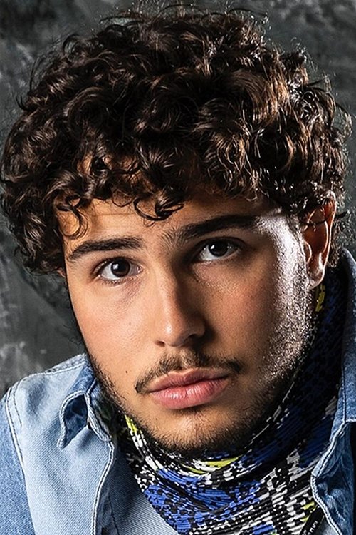 Igor Jansen as Magno Mancini