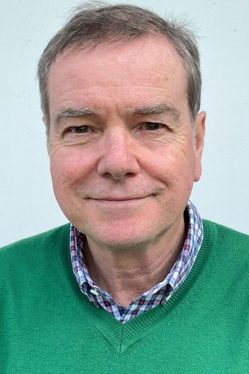 Michael Lavin as Barman anglais