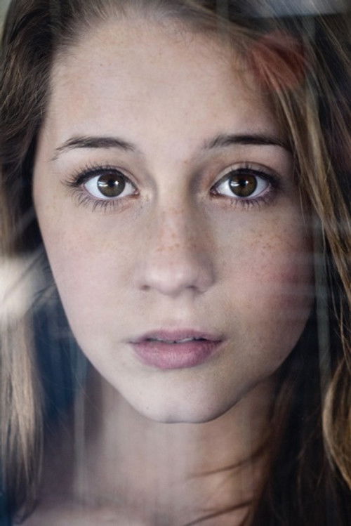 Enya Elstner as Greta Hansen