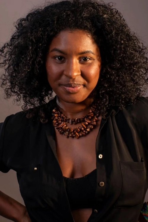 Clau Barros as Beatriz