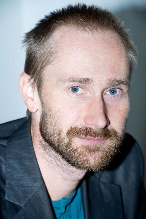 Tiit Ojasoo as Konfident Kapital Employee