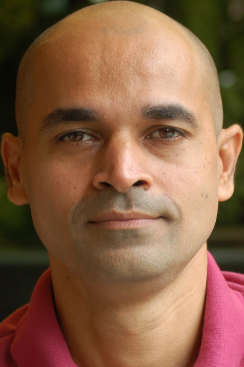 Paresh Mokashi as Paresh