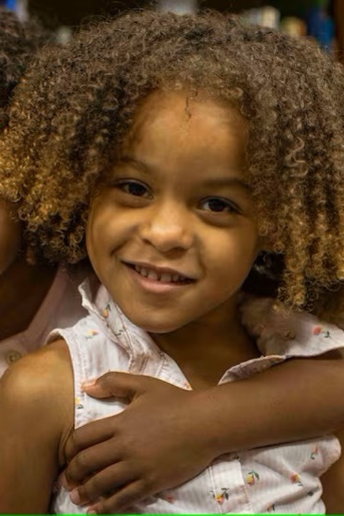 Sophia Aguayo as Patria