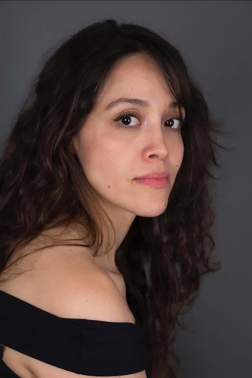 Marisol Paredes as Victoria