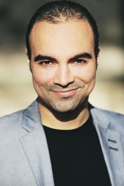 Guillaume Beaujolais as Louis XIV (voice)