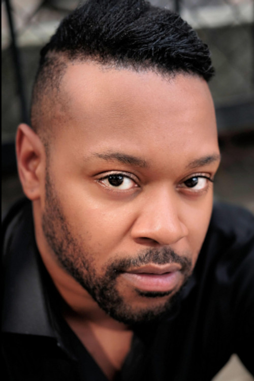 Christopher Cagle as Mailman