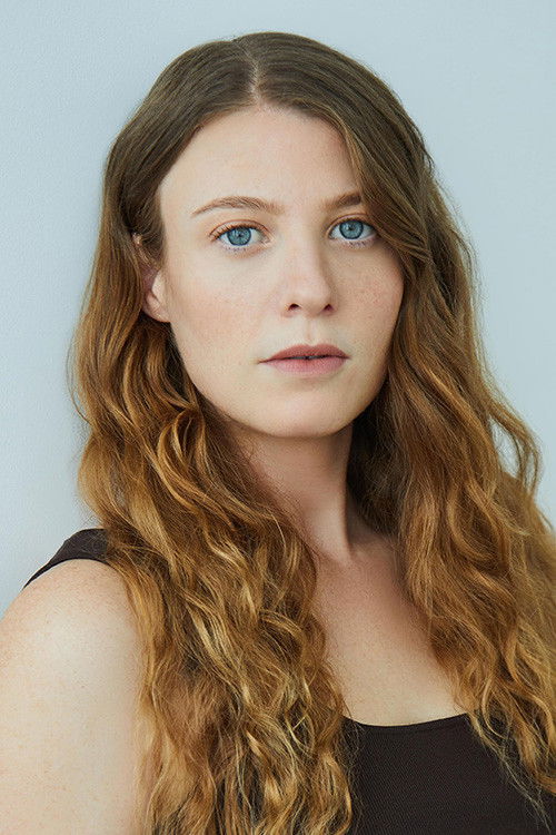 Olivia Beardsley as Cassie