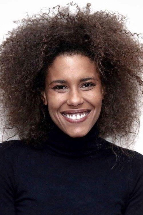 Sara Santos as Clarinha