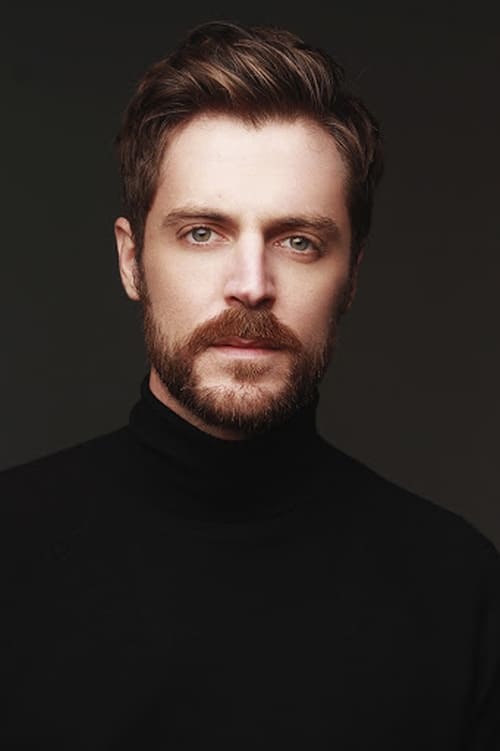 Carlos Gorbe as Tonet