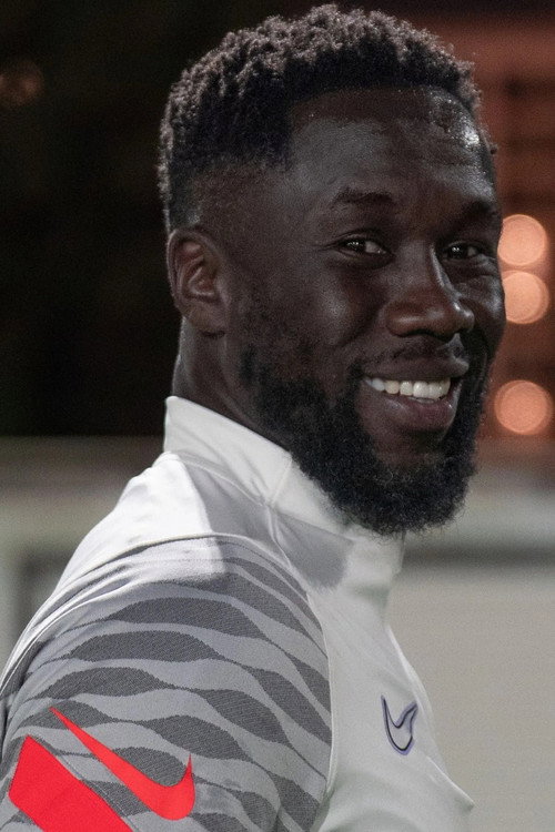 Bacary Sagna as himself