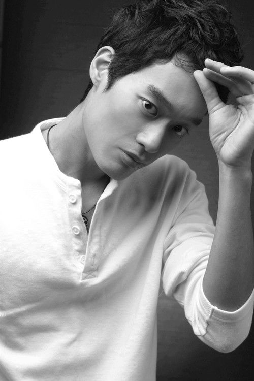 Han Sung-soo as Train Attendant