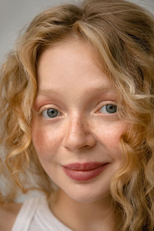 Anastasiya Zaytseva as Тата