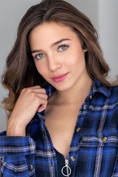 Vanessa Silva Sperka as Emilia (Joven)