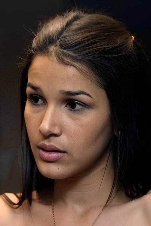María Torres as Amanda