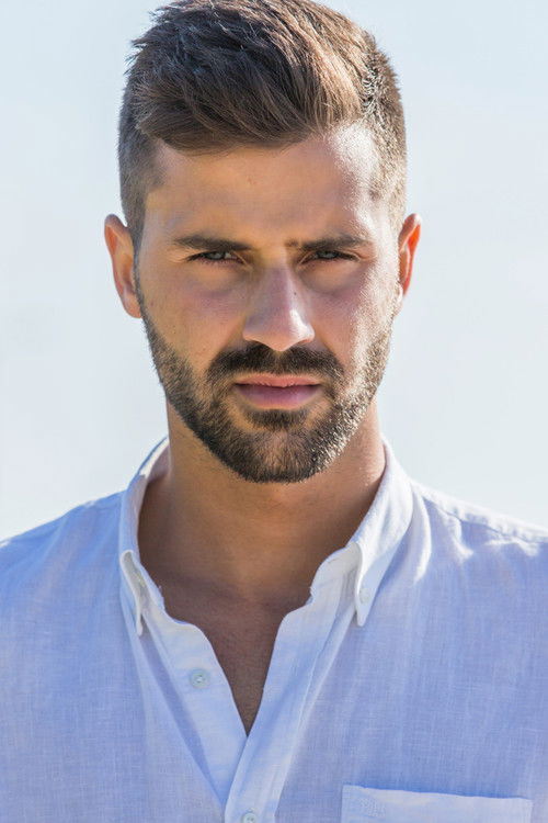 Diogo Lagoa as Boy on train (as Diogo Costa)