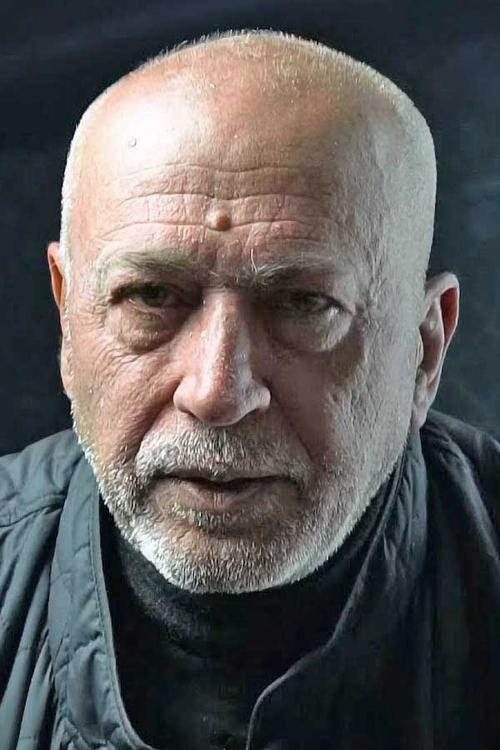 Maxim Genchev as Doctor Zarev