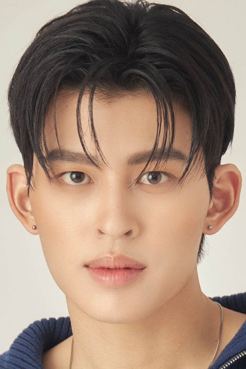 Naravit Lertratkosum as Judo