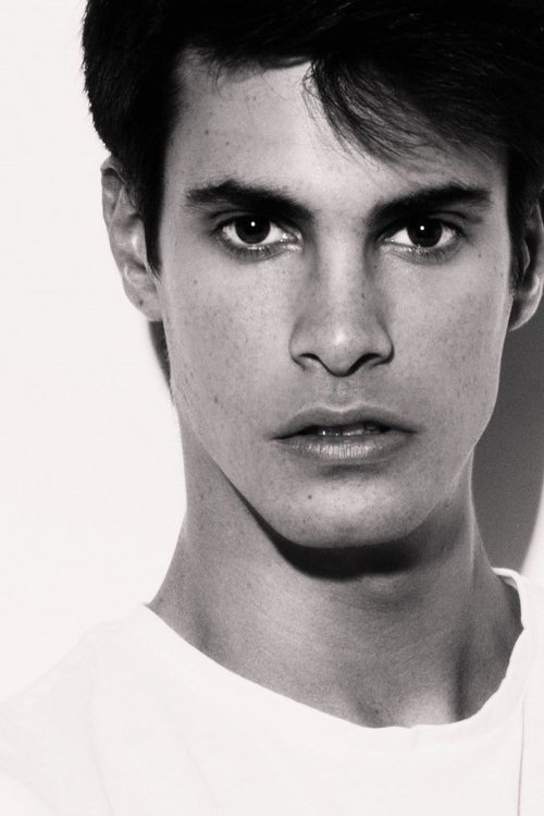 Carlos Guerrero as Alquimista