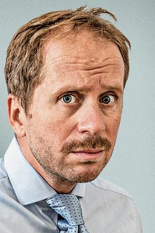 Alberto López as El culebra