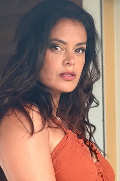 Katiana Castelnau as Nadine