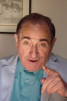 Pierre Étaix as Delivery man / Telegraph operator (uncredited)