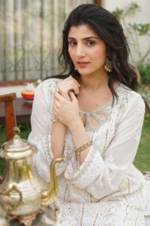 Maheen Siddiqui as Minal