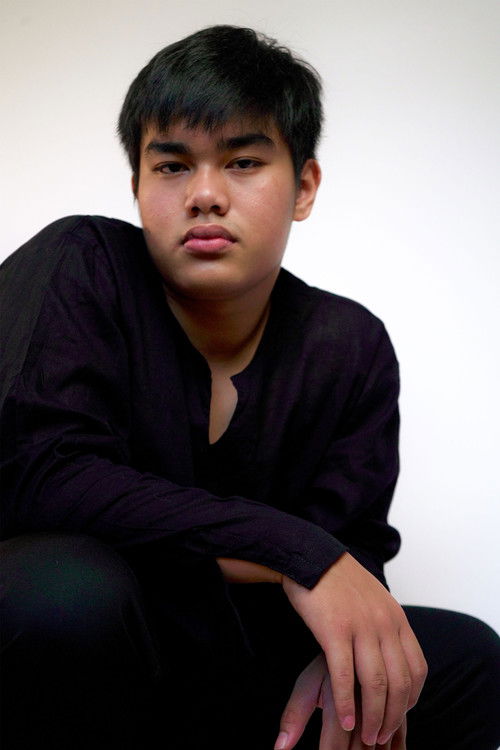 Alexander Joshua Sihombing as Aktor Rukiyah Palsu