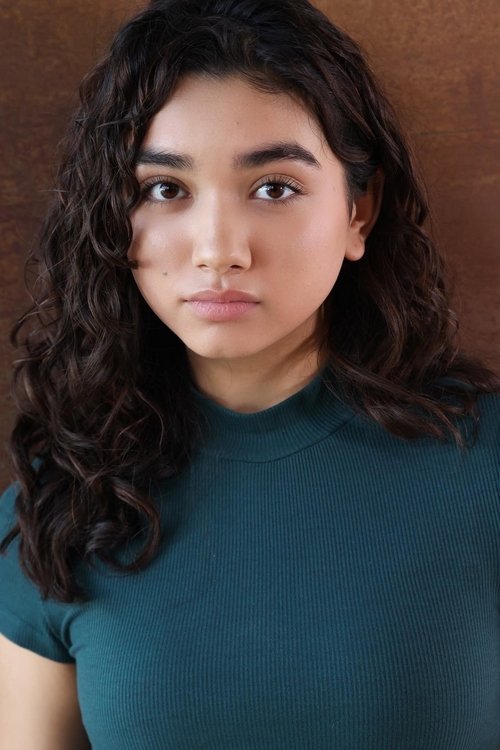 Julia Garcia as Maria Paula