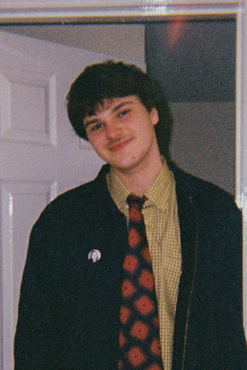 Matt Jones as Contestant