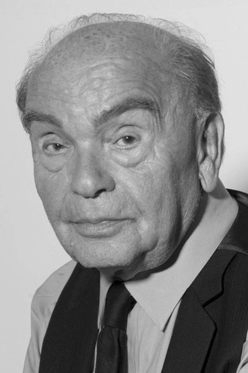 Vladimir Shainskiy as генерал-ветеран