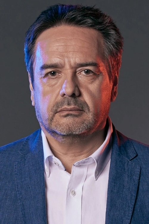 Claudio Arredondo as Matías Bennet