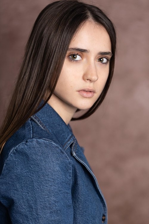 Bárbara Brito as Tori