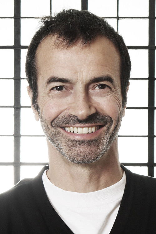 Andrea Occhipinti as Peter Bunch