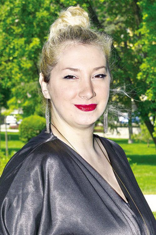 Sandra Silađev as Gatara