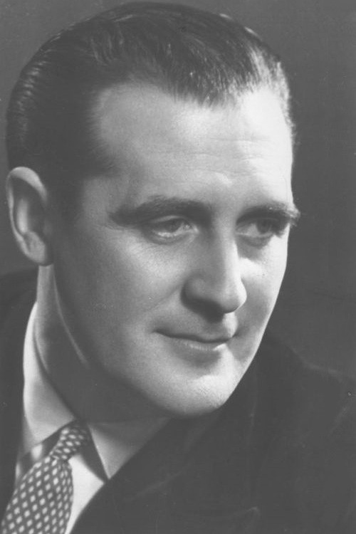 Mircea Șeptilici as Ministrul Justitiei