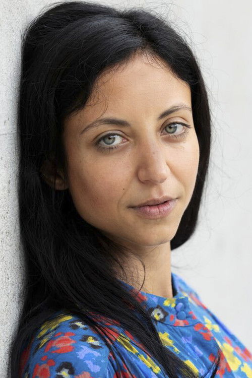 Julia Monte as Frida Veracruz