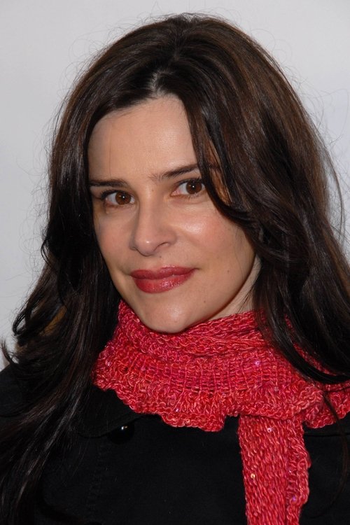 Sarah Lassez as Gilda Steinberg