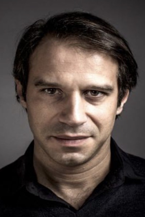 Nâzim Boudjenah as narrator