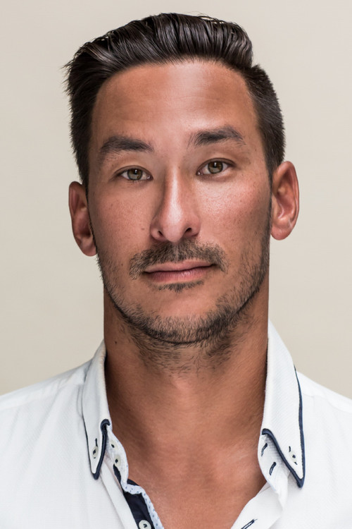 Dorian Djoudi as Komang