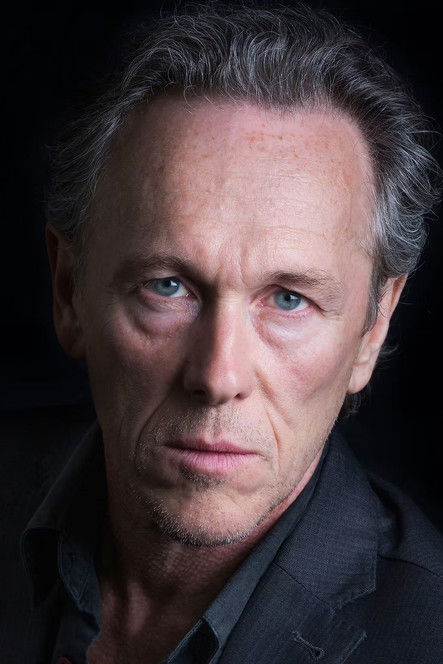 Guy Oliver-Watts as Carl