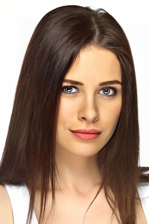 Gözde Mukavelat as Melek Soyger