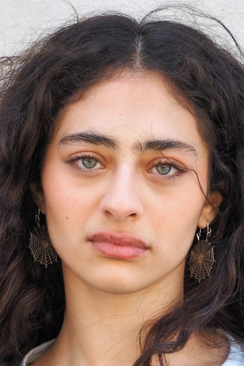 Deba Hekmat as Laraib