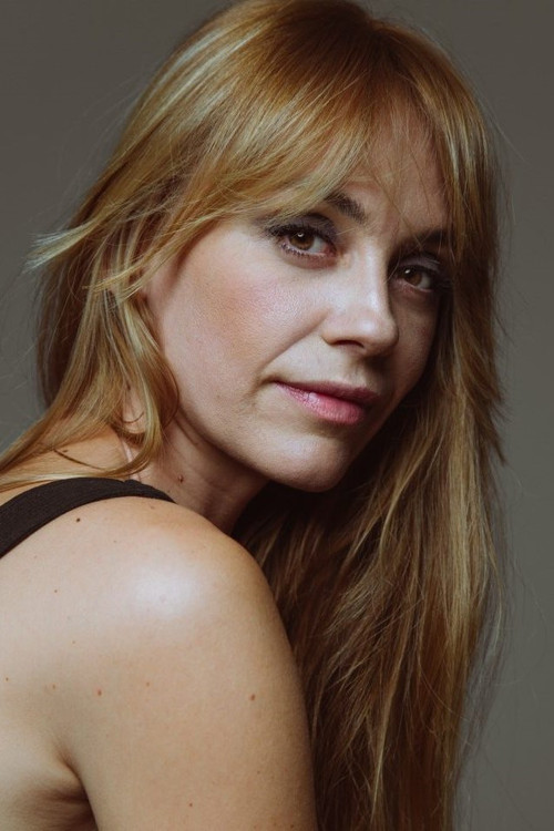 Miriam Benoit as Carmela