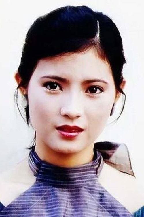 Yammie Lam Kit-Ying as Wah's Wife