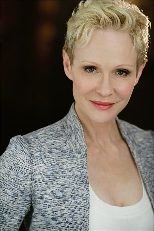 Tracy Shayne as Heroine