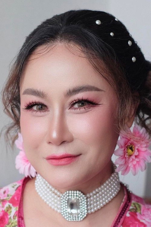 Duangrudee Boonbamrung as Priew